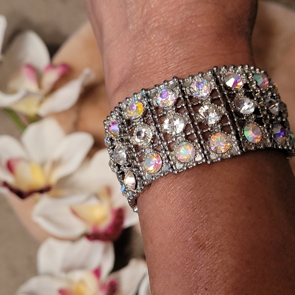 J Lo Multi-Color Bling Expandable Bracelet - Picture 5 of 8